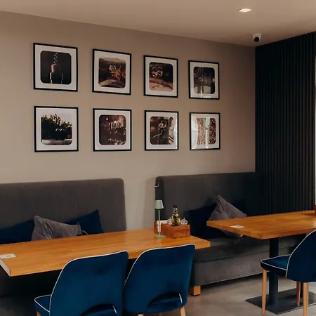 Hotel Arena - *